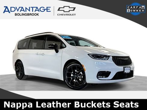 Used 2025 Chrysler Pacifica Limited image 1