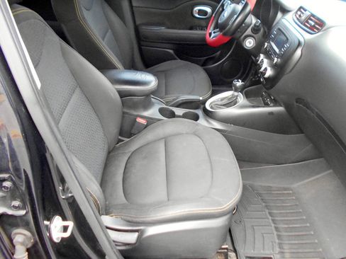 Used 2015 Kia Soul + image 21
