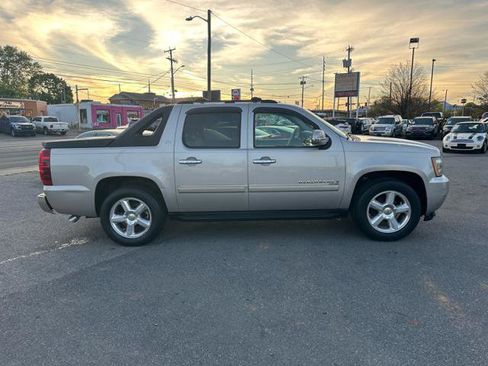 Used 2007 Chevrolet Avalanche LTZ w/ LTZ Preferred Equipment Group image 4