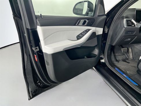 Certified 2025 BMW X5 xDrive40i image 16