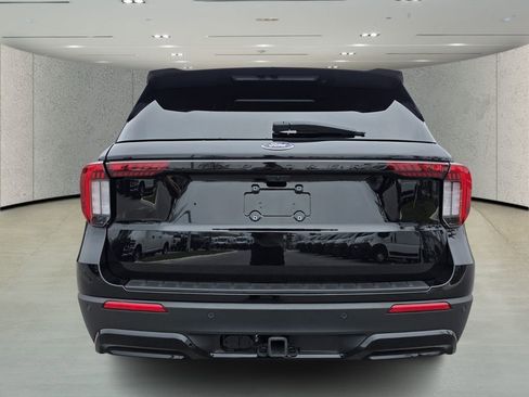 Used 2025 Ford Explorer ST-Line w/ Premium Package image 4