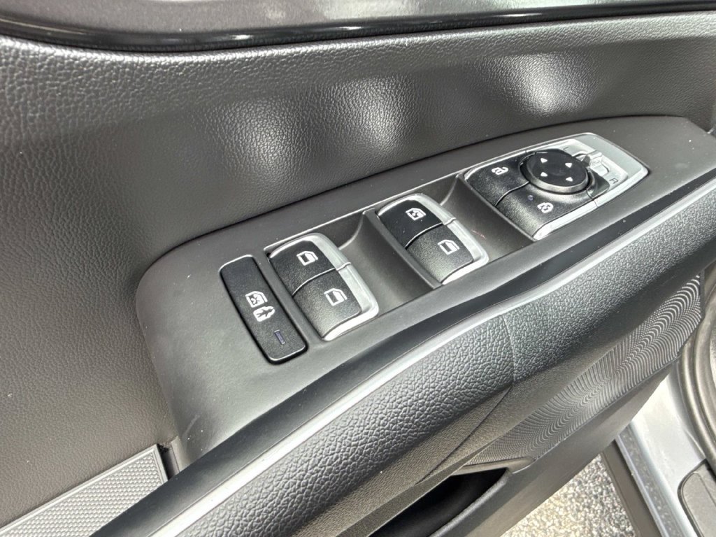 Used 2023 Kia Sorento LX FWD image 21