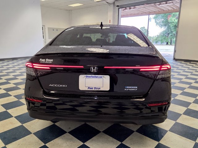 Used 2025 Honda Accord Sport image 6