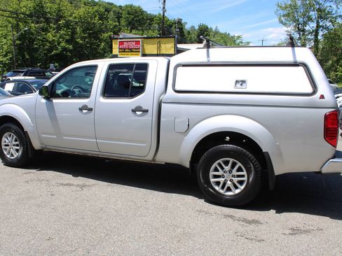 Used 2014 Nissan Frontier SV w/ SV Value Truck Package AWD/4WD image 11