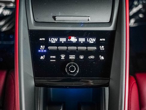 Certified 2025 Porsche Macan 4S Electric w/ Premium Package AWD/4WD image 19