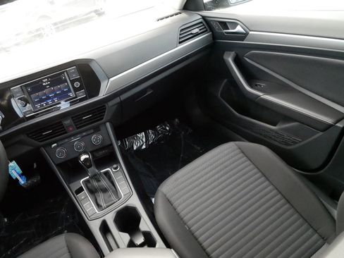 Used 2024 Volkswagen Jetta S image 11