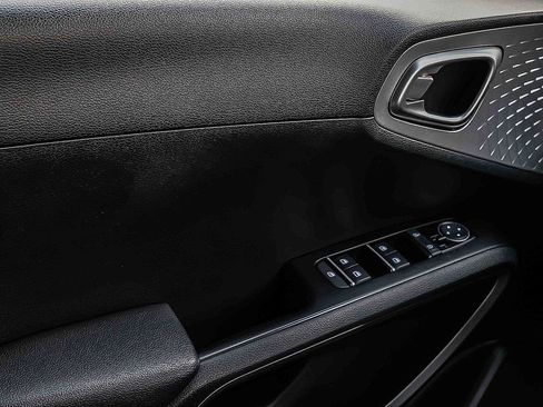 Certified 2023 Kia Soul LX w/ LX Technology Package image 15