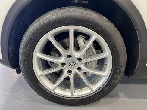 Used 2020 Porsche Cayenne AWD/4WD image 41