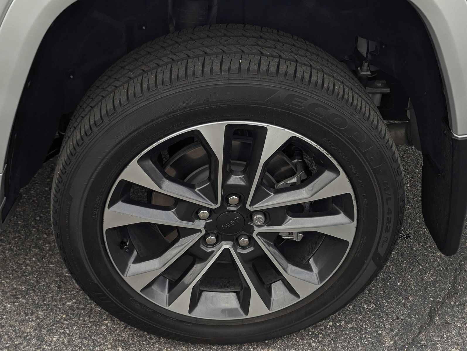 Certified 2025 Jeep Grand Cherokee L Overland w/ MOPAR Finishing Package AWD/4WD image 7