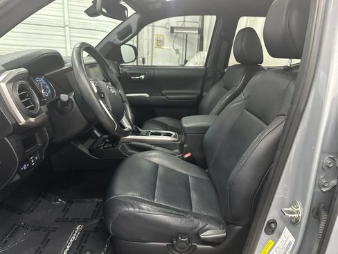Used 2019 Toyota Tacoma Limited RWD image 25