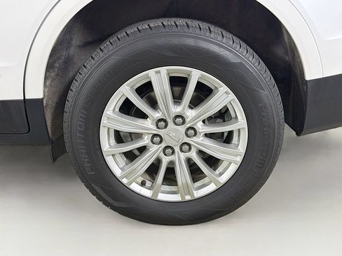 Used 2019 Cadillac XT5 FWD image 33