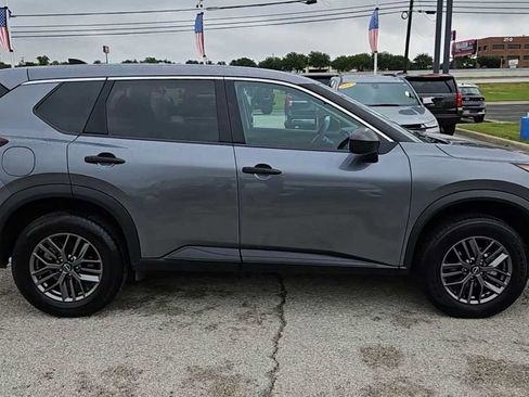 Used 2024 Nissan Rogue S FWD image 9