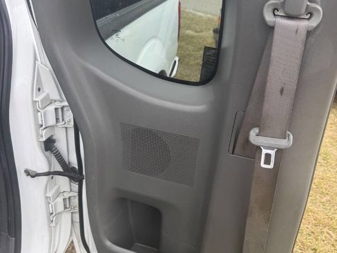 Used 2006 Nissan Frontier XE w/ (G01) XE Preferred Pkg image 17