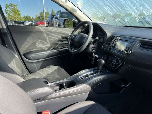 Used 2019 Honda HR-V LX image 17