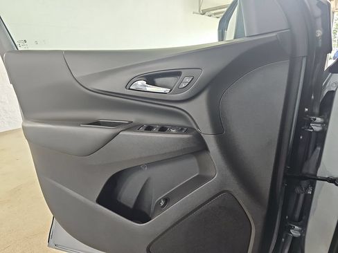 Used 2024 Chevrolet Equinox LT FWD image 33