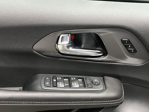 New 2026 Chrysler Pacifica Select FWD image 20