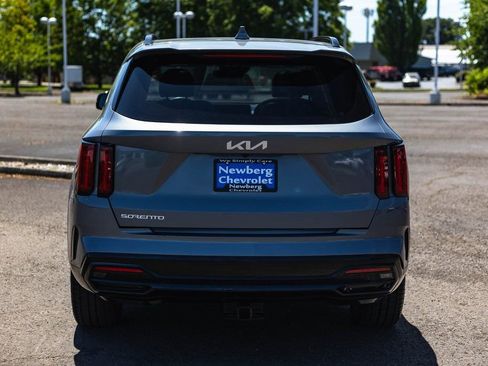 Used 2023 Kia Sorento SX image 12