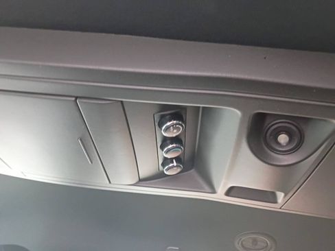 Used 2018 Dodge Grand Caravan GT FWD image 12