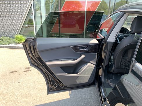 Used 2023 Audi Q8 Premium w/ Convenience Package AWD/4WD image 14