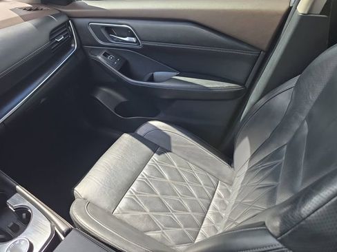 Certified 2021 Nissan Rogue Platinum image 15