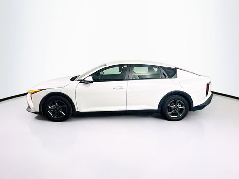 Used 2025 Kia K4 LXS image 4