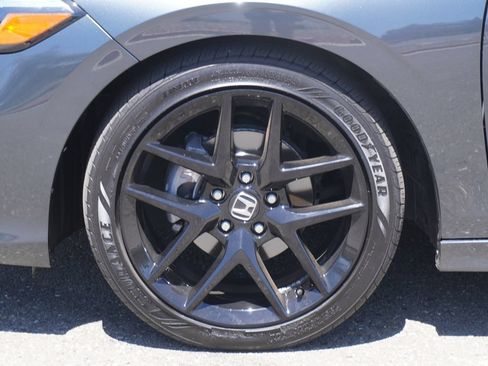 Used 2025 Honda Civic Sport image 4