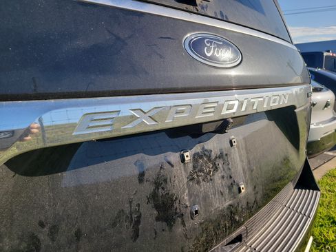 Used 2018 Ford Expedition Max Limited AWD/4WD image 7