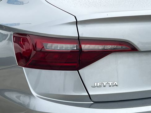 Used 2021 Volkswagen Jetta S image 25