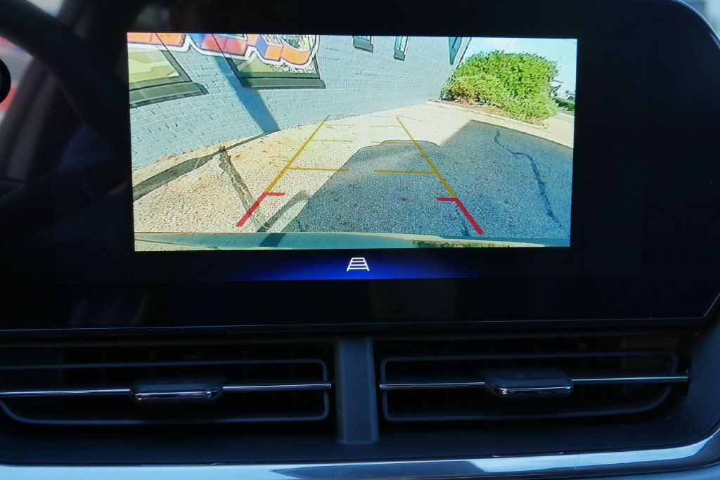 New 2026 Chevrolet Trax LT w/ LT Convenience Package FWD image 21