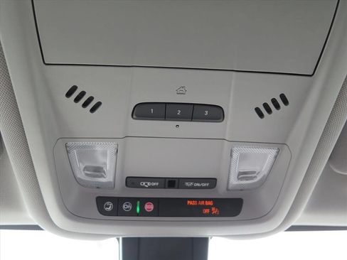 Used 2023 GMC Terrain SLT w/ Tech Package FWD image 21