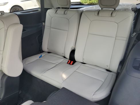 New 2026 Lincoln Aviator AWD image 27