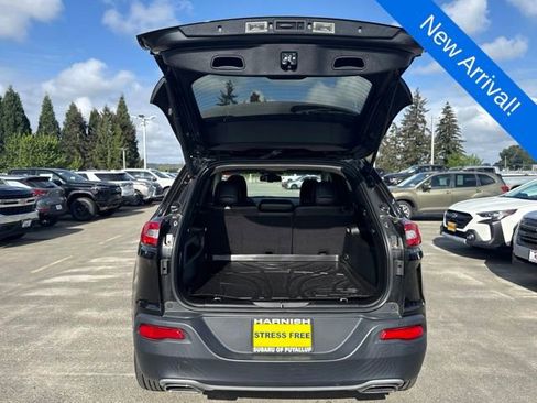 Used 2015 Jeep Cherokee Limited w/ Luxury Group AWD/4WD image 9