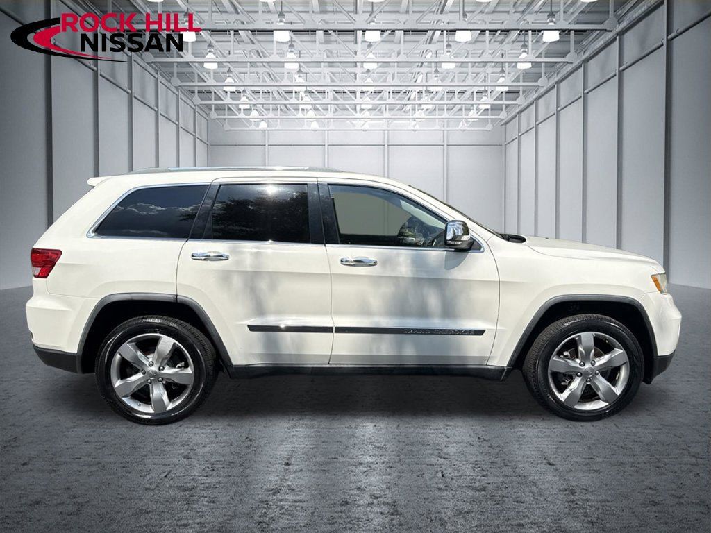 Used 2012 Jeep Grand Cherokee Overland AWD/4WD image 8