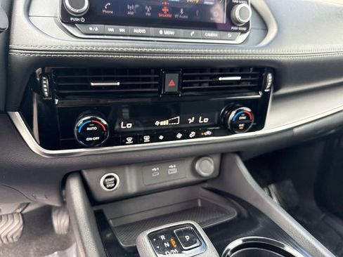 Certified 2023 Nissan Rogue SV FWD image 26