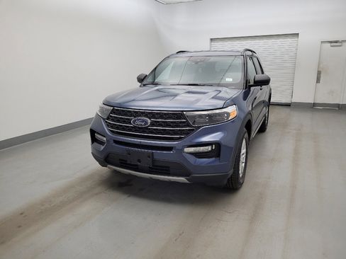 Used 2020 Ford Explorer XLT w/ Equipment Group 202A AWD/4WD image 15