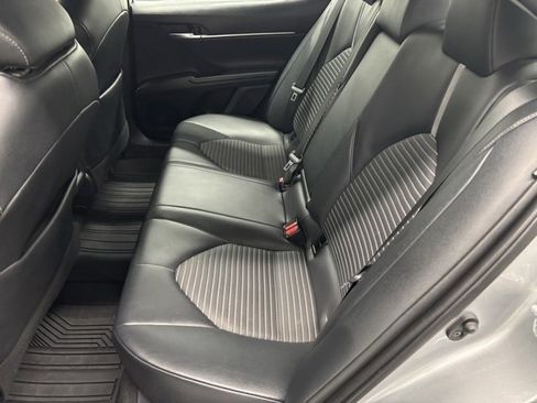 Used 2021 Toyota Camry SE image 7