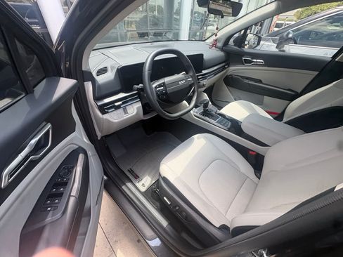 Certified 2026 Kia Sportage EX FWD image 8