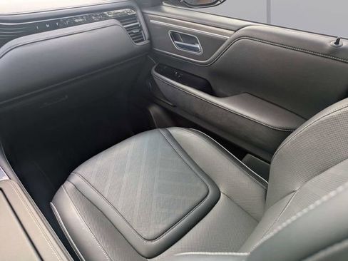 Used 2025 INFINITI QX80 Luxe RWD image 18