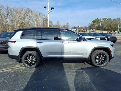New 2025 Jeep Grand Cherokee L Limited w/ MOPAR Finishing Package image 2