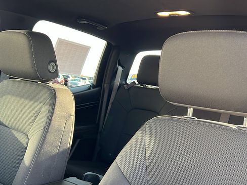 Used 2024 Chevrolet Colorado LT image 18