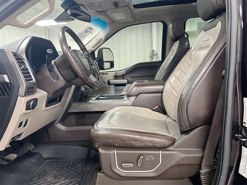 Used 2018 Ford F450 Limited image 18