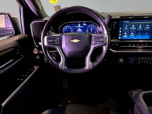 Used 2022 Chevrolet Silverado 1500 LT AWD/4WD image 9