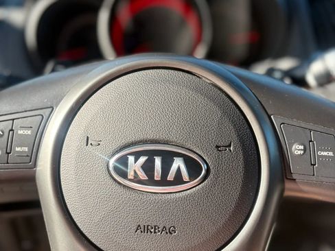 Used 2011 Kia Forte SX image 10