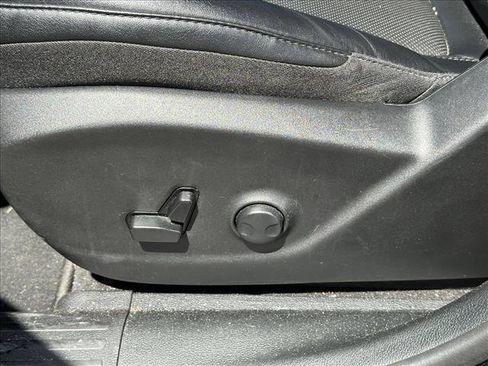 Used 2023 Jeep Cherokee Altitude Lux image 19