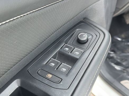 Used 2024 Volkswagen Atlas Cross Sport SE FWD image 15