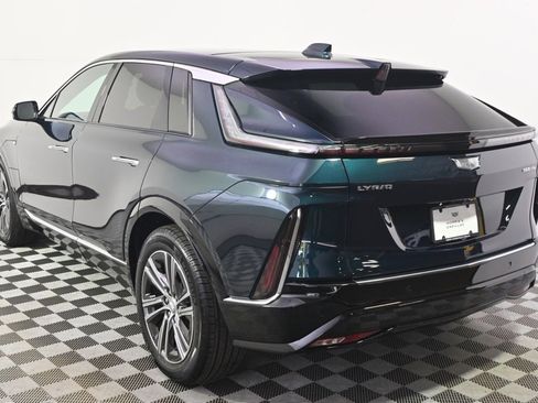 New 2025 Cadillac Lyriq Luxury image 3