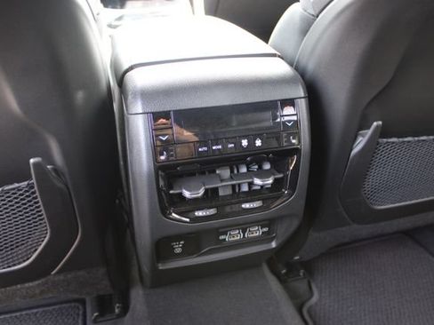 Used 2025 Jeep Grand Cherokee Summit w/ Advanced Protech Group IV AWD/4WD image 43