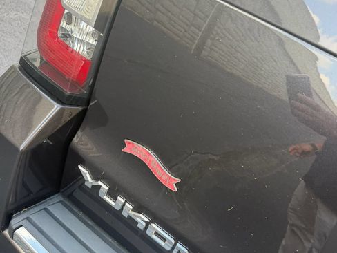 Used 2017 GMC Yukon Denali w/ Open Road Package RWD image 10