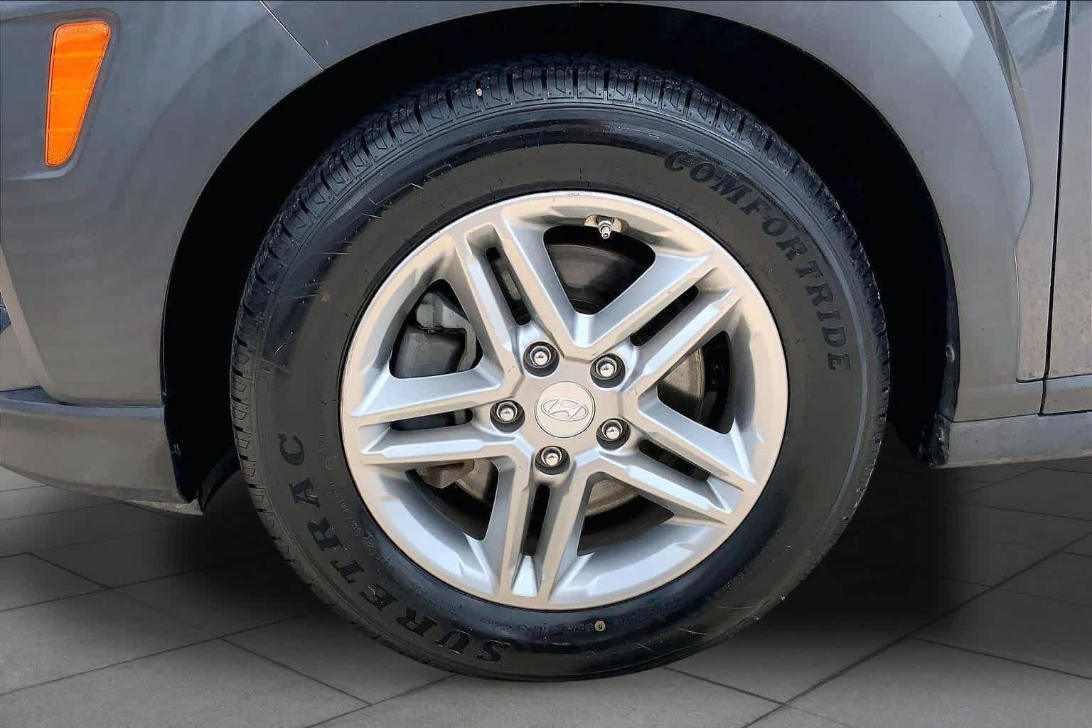 Used 2020 Hyundai Kona SE AWD/4WD image 11