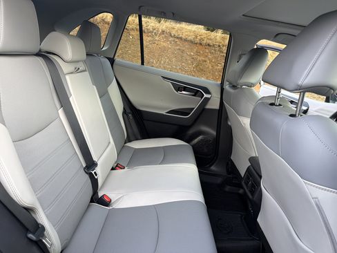 Used 2023 Toyota RAV4 Limited image 21